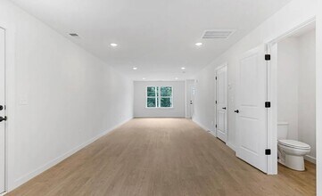 10 Berea Forest Cir in Greenville, SC - Building Photo - Building Photo