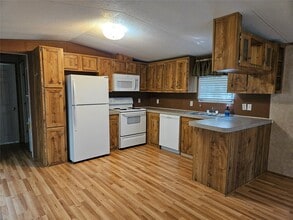 1324 S Walker Rd in Cleveland, TX - Building Photo - Building Photo