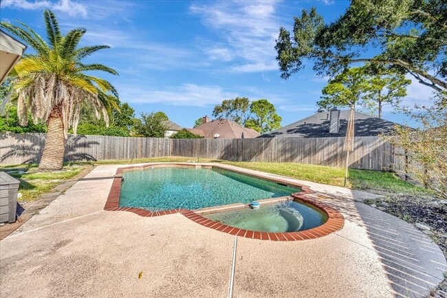 15131 Cranbourne Dr in Houston, TX - Building Photo - Building Photo