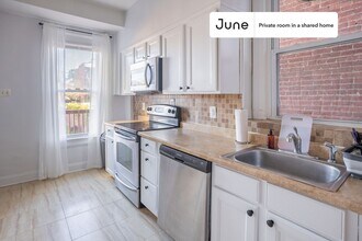Private bedroom in 3 bed/2.5 bath Home in Washington, DC - Building Photo - Building Photo