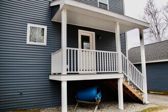 34 Broadway in Pembroke, NH - Building Photo - Building Photo