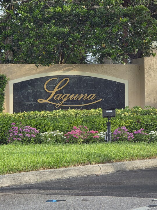 1590 S 42nd Cir, Unit 204 in Vero Beach, FL - Building Photo