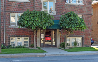 29 Sherman Ave S in Hamilton, ON - Building Photo - Building Photo