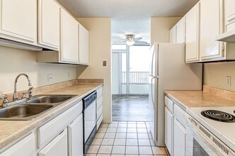 Thornton Place Apartments in Minneapolis, MN - Foto de edificio - Interior Photo