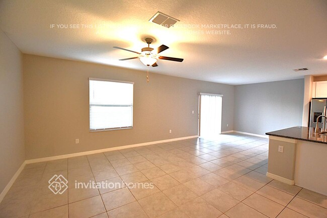 11272 Riley Pines Cir in Gibsonton, FL - Foto de edificio - Building Photo