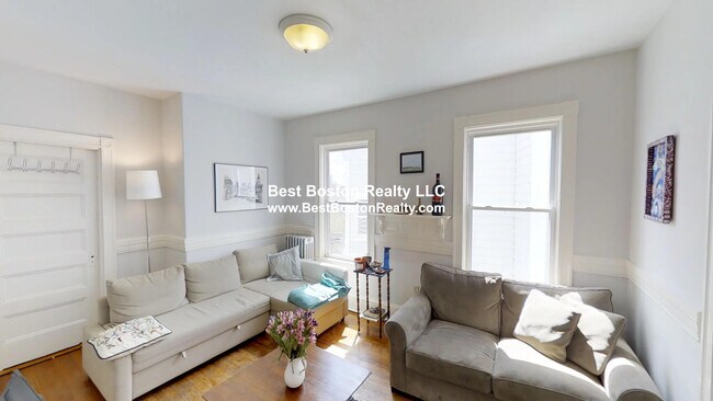 3 Kinnaird St, Unit 1 in Cambridge, MA - Building Photo - Building Photo
