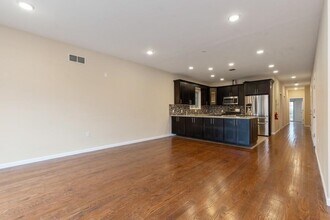 496 Liberty Ave in Jersey City, NJ - Building Photo - Building Photo