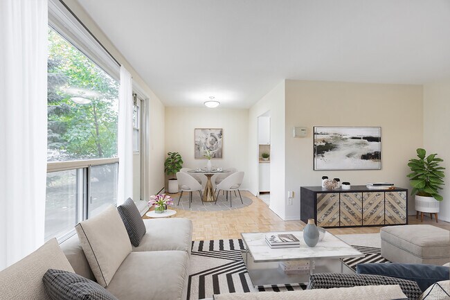 7 & 11 Rochefort Drive in Toronto, ON - Building Photo - Building Photo