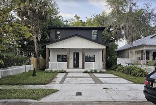 319 W West St in Tampa, FL - Building Photo