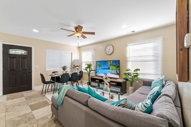 6090 Rock St in San Diego, CA - Building Photo - Building Photo