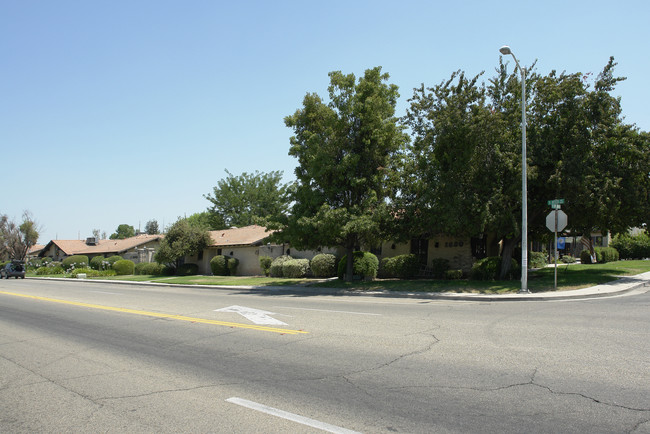 1520-1680 Reed Ave in Reedley, CA - Building Photo - Building Photo