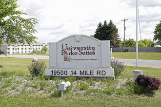 College Town Apartments in Big Rapids, MI - Building Photo - Building Photo