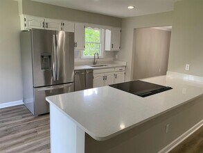3069 Circle Gate Dr in Germantown, TN - Building Photo - Building Photo