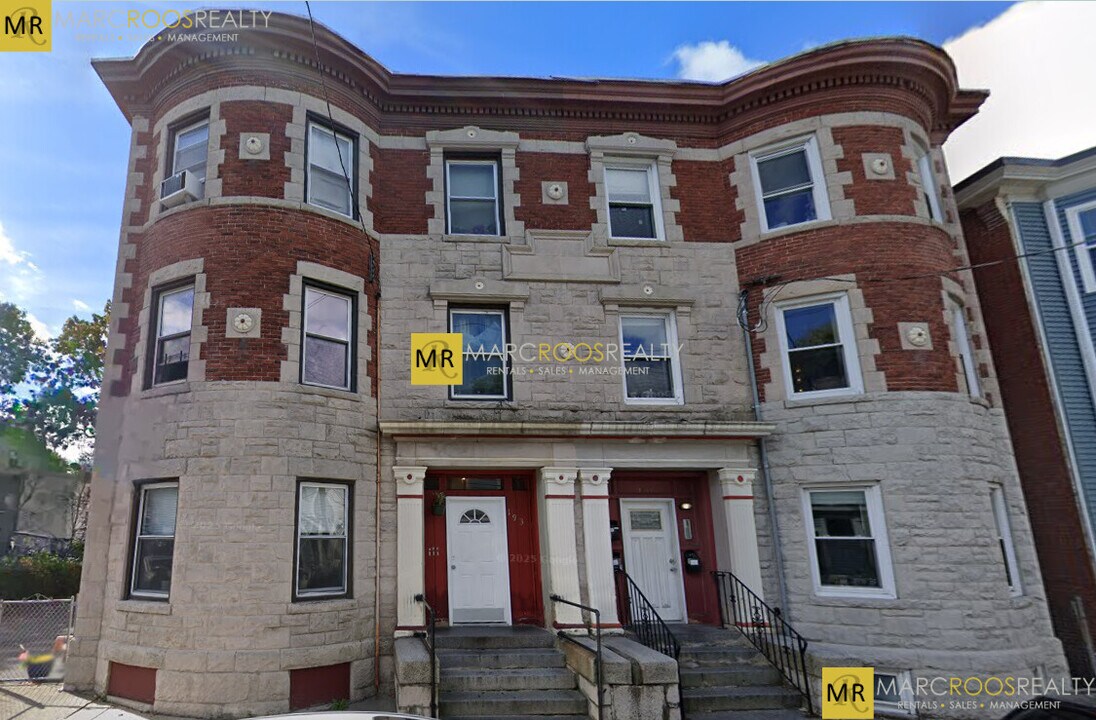 191 Boylston St, Unit 2 in Boston, MA - Building Photo