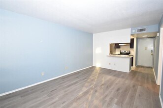 4647 Wild Indigo St in Houston, TX - Building Photo - Building Photo