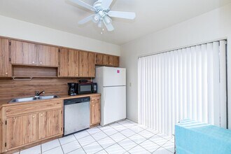 6989 NW 29th Ln in Fort Lauderdale, FL - Building Photo - Building Photo