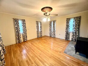 57 Hubbard Rd in Bloomingburg, NY - Building Photo - Building Photo