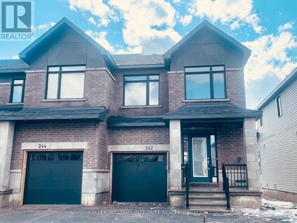 242 Finsbury Ave in Ottawa, ON - Building Photo