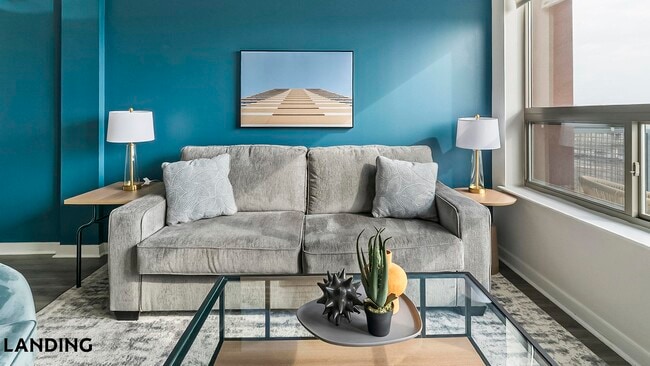 825 Usener St in Houston, TX - Foto de edificio - Building Photo