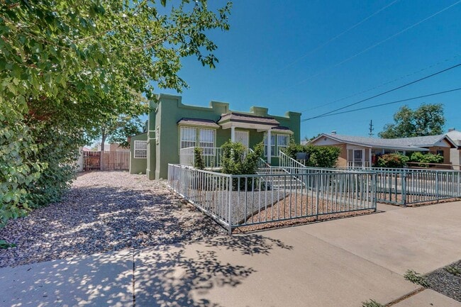 1015 5th St NW in Albuquerque, NM - Building Photo - Building Photo