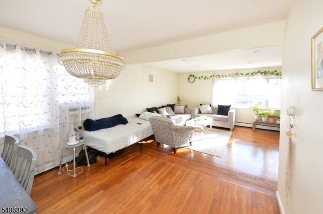 100 Eastern Wy in Rutherford, NJ - Building Photo - Building Photo