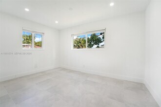 857 W 34th St in Hialeah, FL - Building Photo - Building Photo