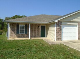 21083 Harbor Ln in St. Robert, MO - Building Photo