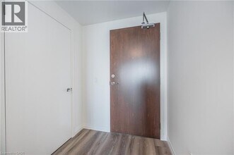 108 Garment St in Kitchener, ON - Building Photo - Building Photo