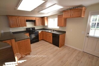 1330 Campus Ave in Redlands, CA - Foto de edificio - Building Photo