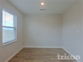 304 Micah Ln in Ferris, TX - Building Photo - Building Photo