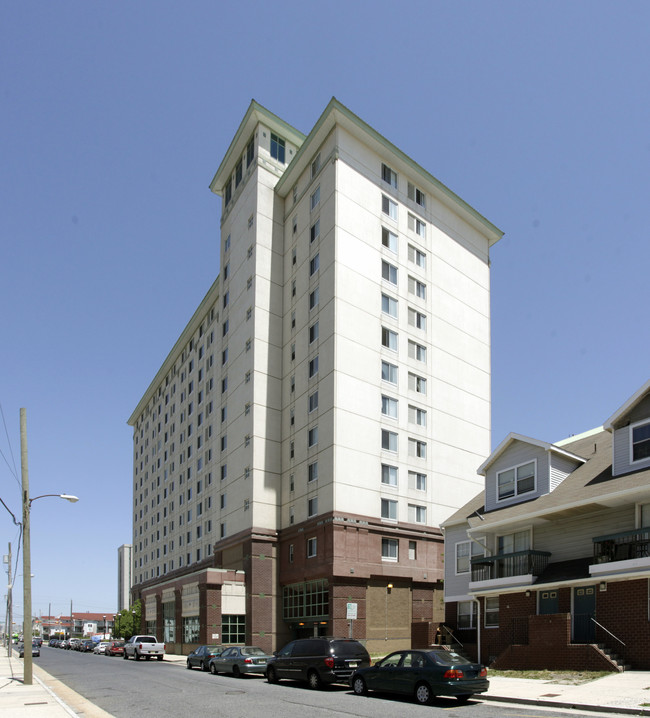 Metropolitan Plaza Apartments in Atlantic City, NJ - Building Photo - Building Photo