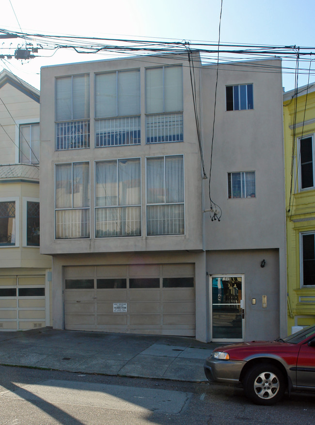 2749 Golden Gate Ave in San Francisco, CA - Building Photo - Building Photo