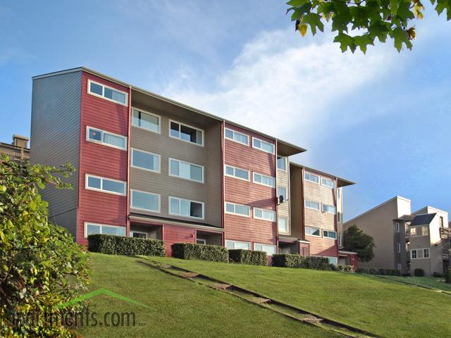 Bayshore Apartments in Astoria, OR - Foto de edificio - Building Photo