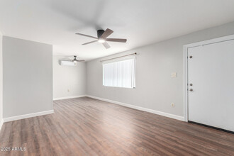 1436 E Northern Ave in Phoenix, AZ - Foto de edificio - Building Photo