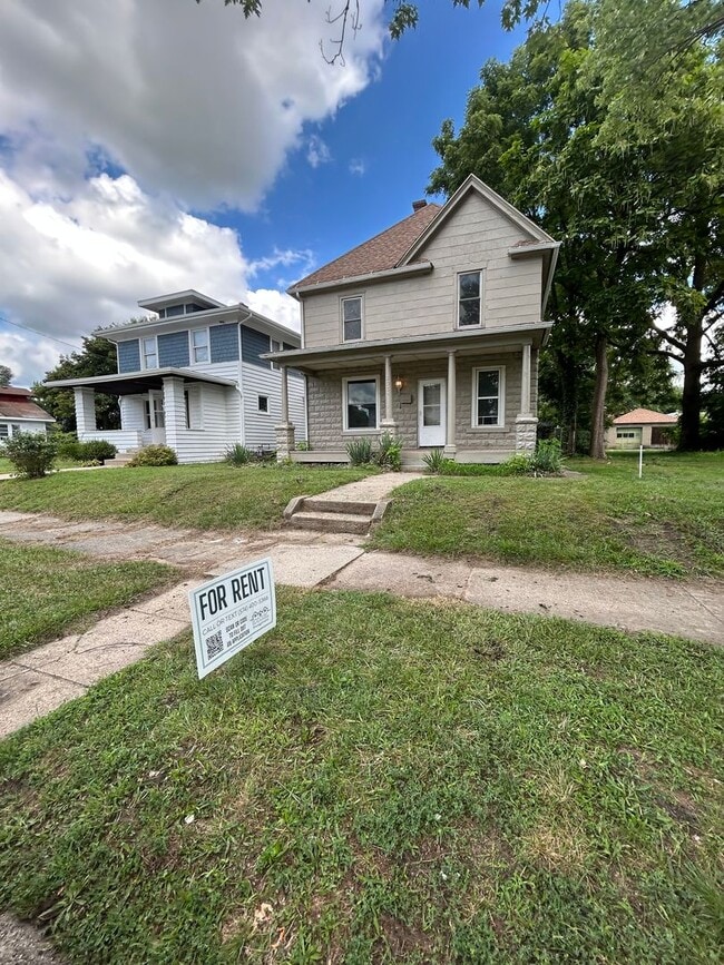 property at 305 E Bowman St