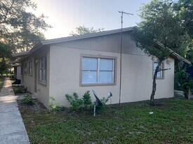 1604 2nd St NW in Winter Haven, FL - Building Photo
