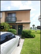 4901 Pier Dr in Greenacres, FL - Building Photo