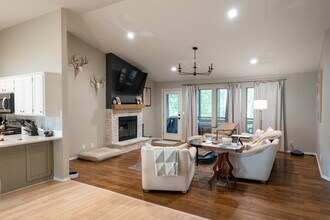 4 Penrith Dr in Bella Vista, AR - Building Photo - Building Photo
