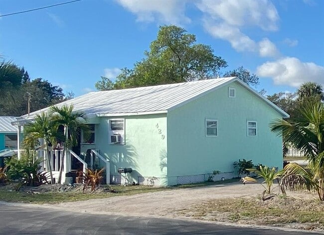 property at 429 N 14th St
