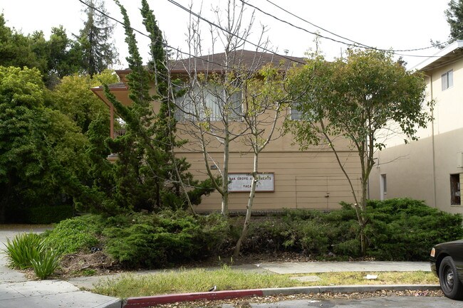 1590 Ebener St in Redwood City, CA - Building Photo - Building Photo