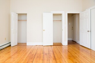 18 Ashley St, Unit 1A in Boston, MA - Foto de edificio - Building Photo