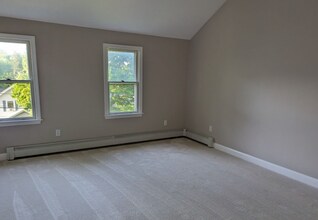 202 Dale St in Waltham, MA - Building Photo - Building Photo