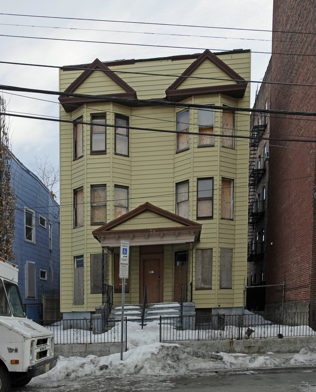 262 Bergen Ave in Jersey City, NJ - Building Photo - Building Photo