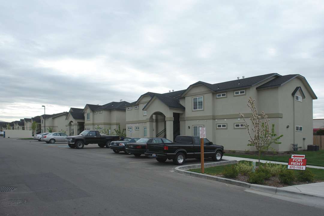 Hampton Place Estates in Boise, ID - Building Photo