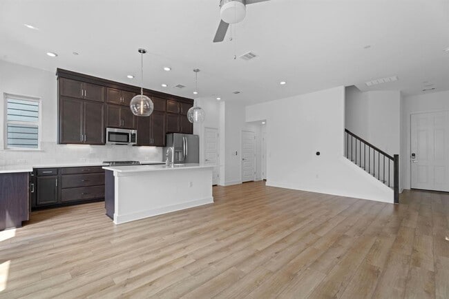 609 Terrier Trl in Austin, TX - Foto de edificio - Building Photo