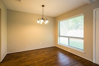 7311 Skybright Ln in Houston, TX - Building Photo - Building Photo