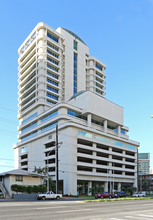 Waikiki Vista in Honolulu, HI - Building Photo