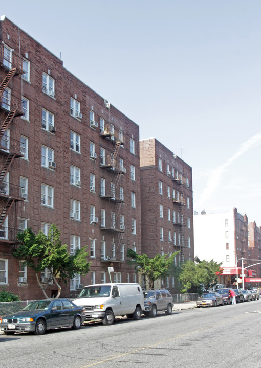 556 Lefferts Ave in Brooklyn, NY - Building Photo