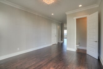 908 Youngs Ln in Nashville, TN - Building Photo - Building Photo