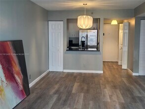 546 SW 1st St in Miami, FL - Building Photo - Building Photo